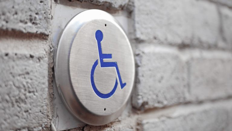 La réglementation accessibilité handicapés applicables au logement collectif neuf : le Guide